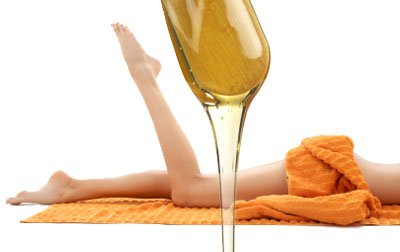 women and waxing